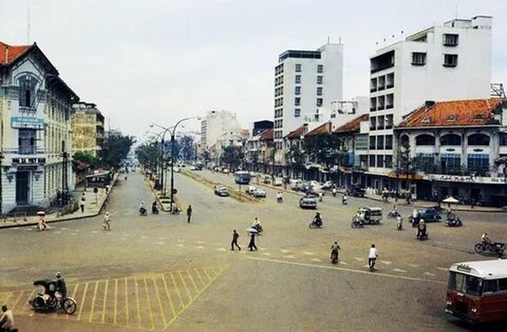 Sự Bùng Nổ Của Video Ngắn và Trí Tuệ Nhân Tạo: Vai Trò Thiết Yếu Của Đào Tạo Kỹ Năng Sáng Tạo Nội Dung